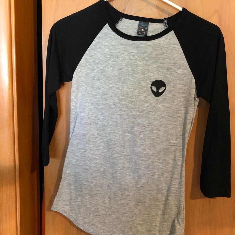 XS Alien shirt